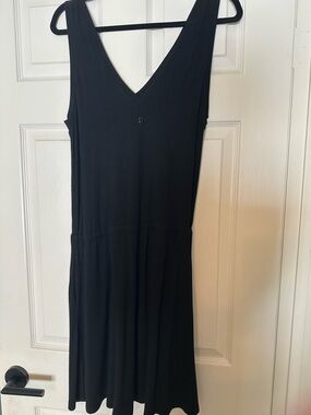 Sweaty Betty Black Sleeveless V-Neck Midi Dress